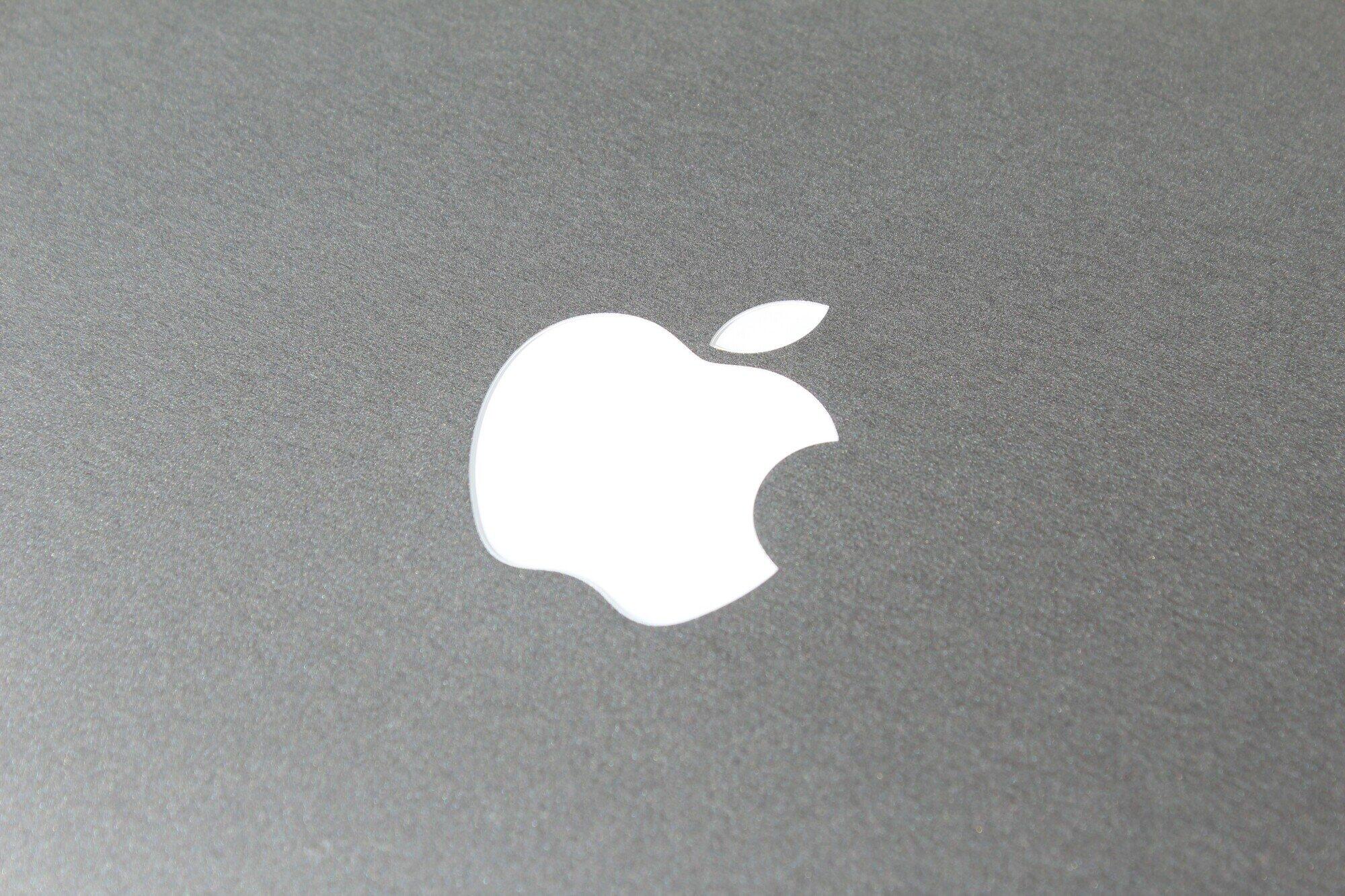 67ab3c7f854c96cd988aadaf apple macbook logo